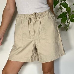 L.L. Bean 🌾 Classic Fit Khaki / Tan Canvas Shorts Size M
